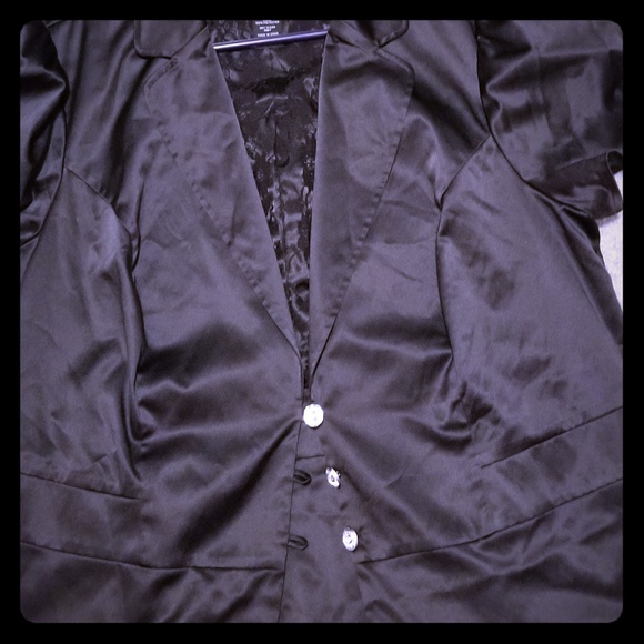 Blazer - Picture 1 of 2